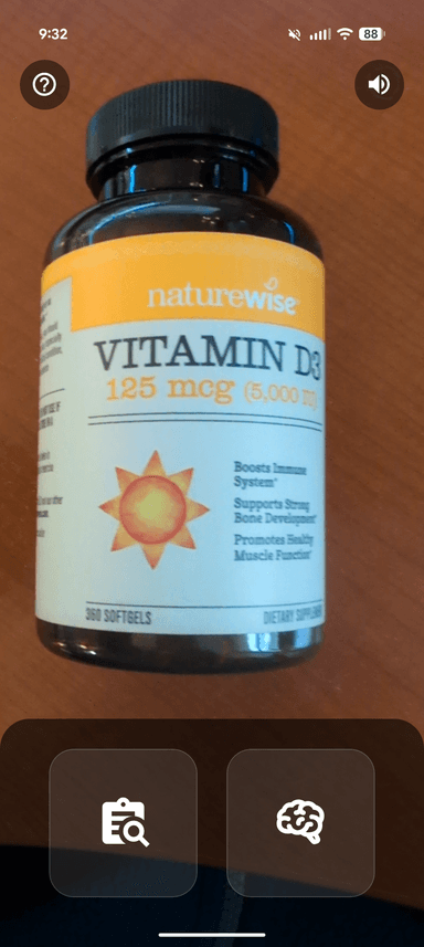 App screenshot - scanning a vitamin bottle